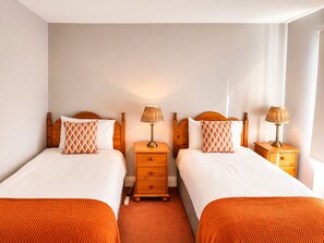 4 chambres, fer et planche à repasser, Wi-Fi gratuit, draps fournis