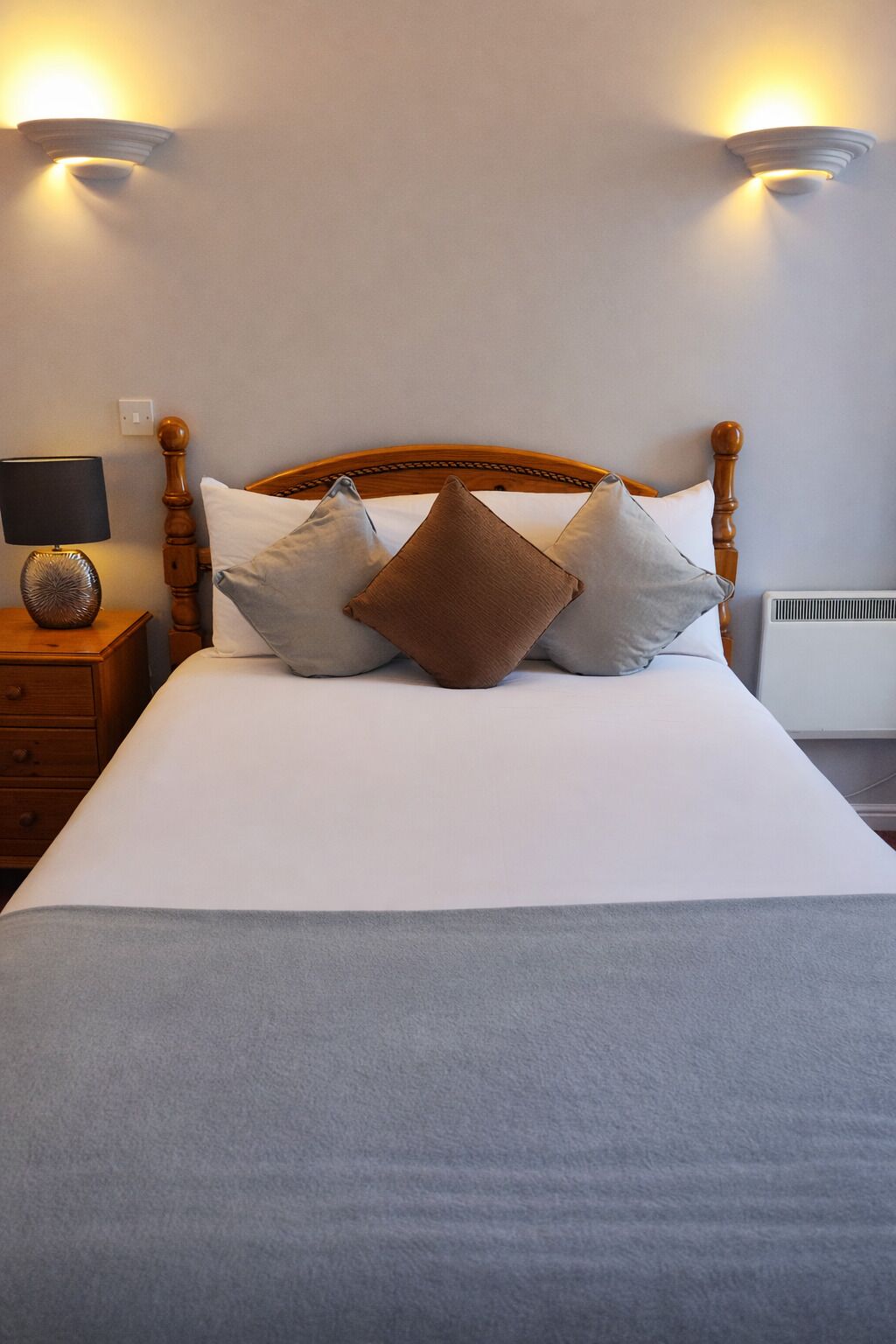 4 slaapkamers, een strijkplank/strijkijzer, gratis wifi, beddengoed