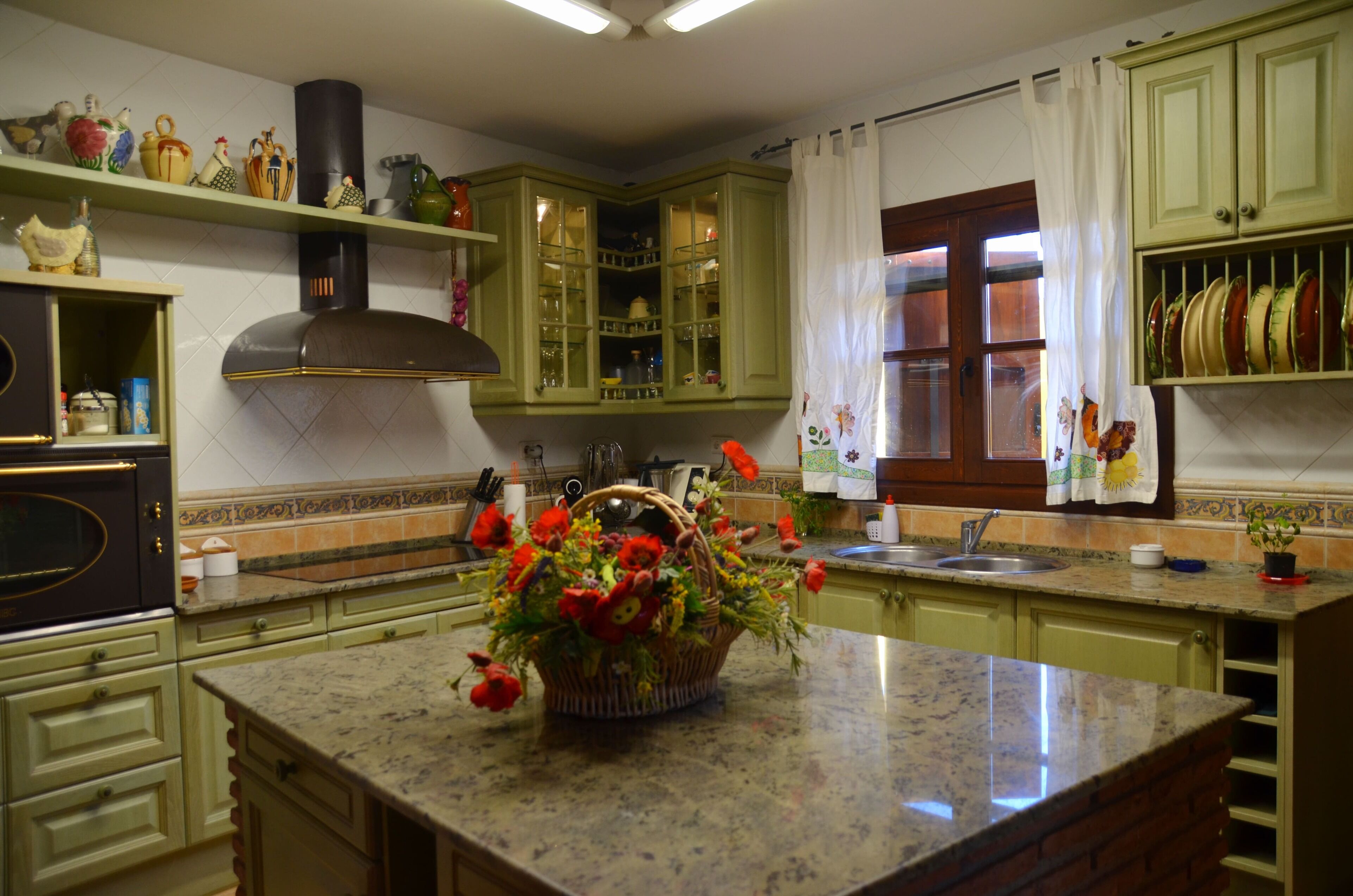 VILLA CASA LORENZANA WITH SWIMMING POOL AND LARGE GARDEN