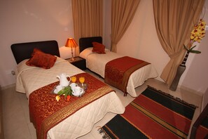 3 bedrooms, in-room safe, iron/ironing board, WiFi