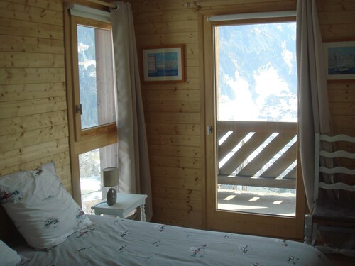 Chalet Traditionnel  12p face chaine du Mt Blanc vue exceptionnelle 
