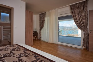 3 habitaciones, escritorio y sistema de insonorización