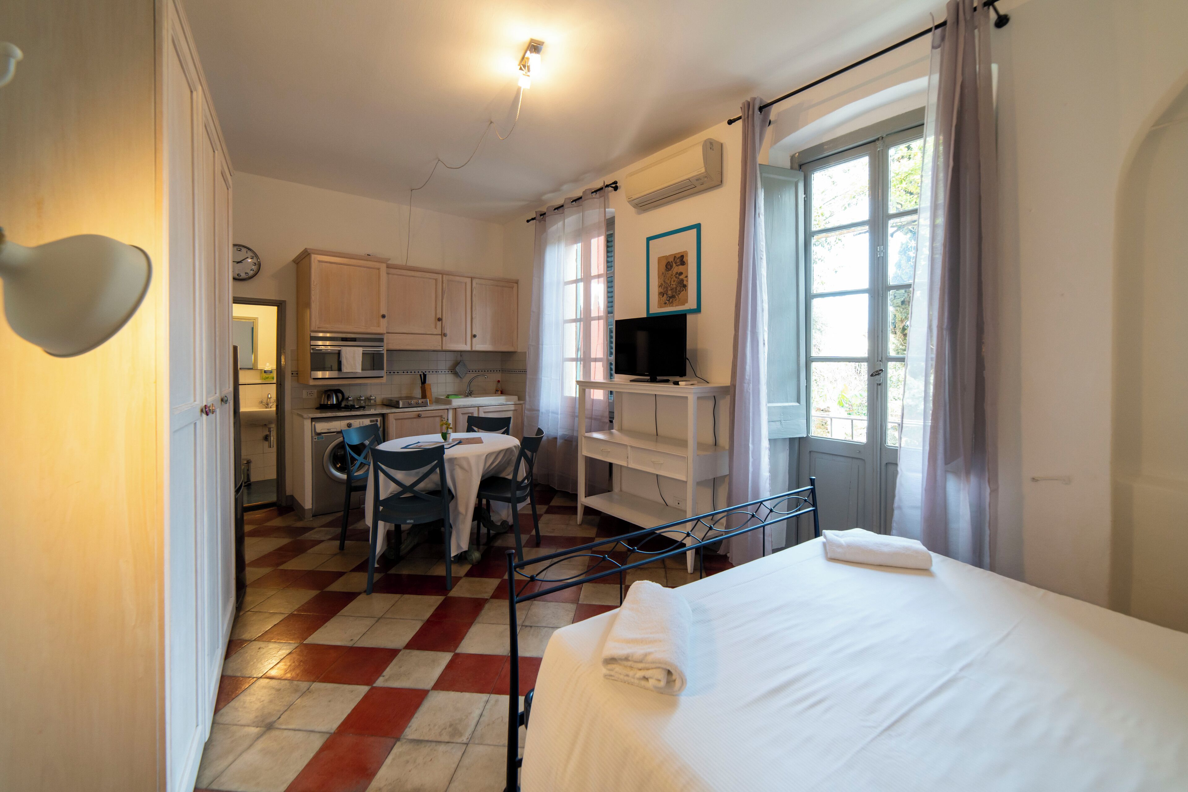 Bügeleisen/Bügelbrett, WLAN, Bettwäsche