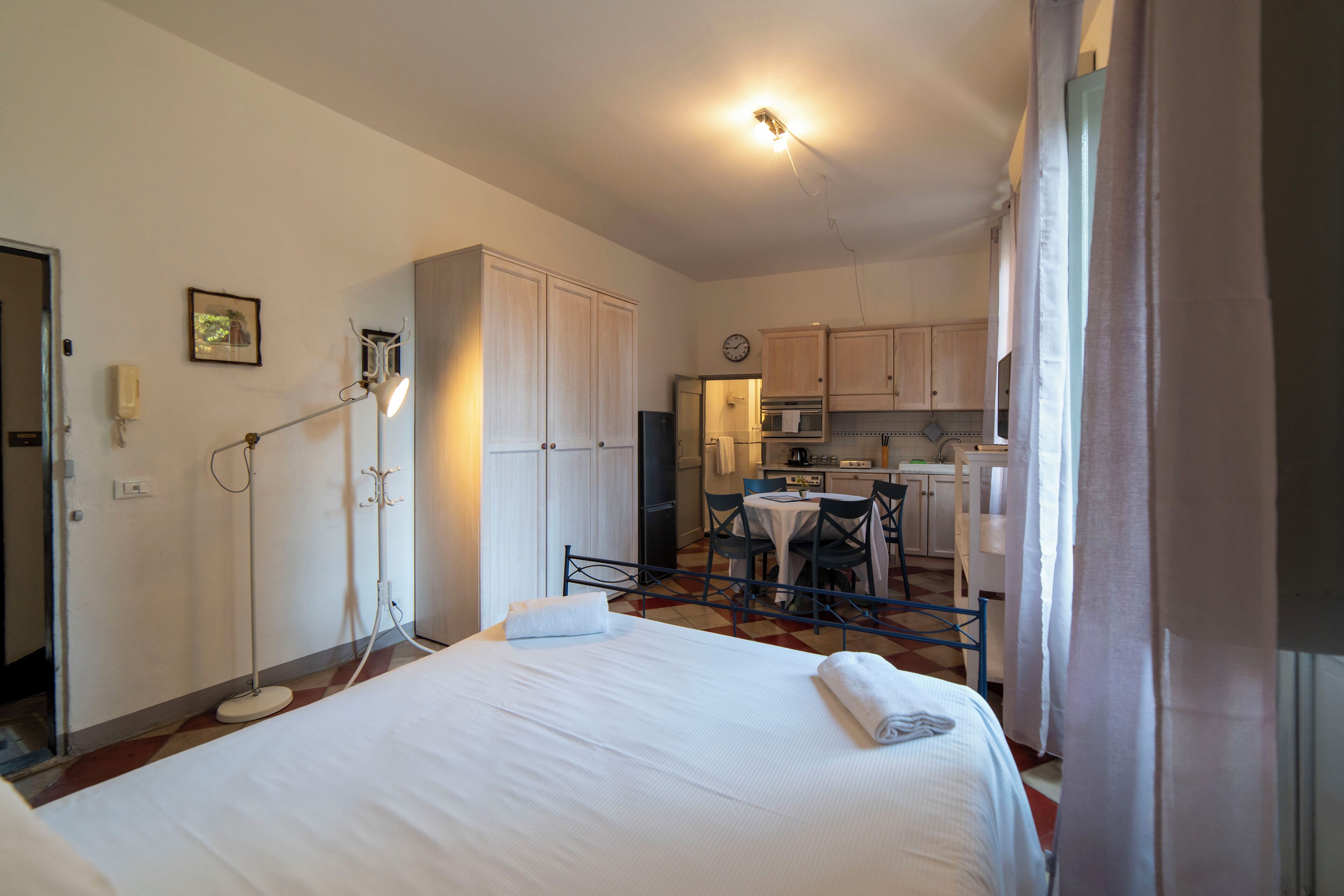 Bügeleisen/Bügelbrett, WLAN, Bettwäsche