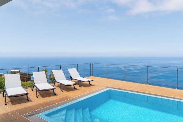 Piscine extérieure, piscine chauffée