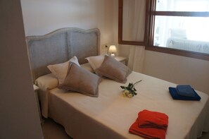 4 slaapkamers, een strijkplank/strijkijzer, reisbedje, wifi