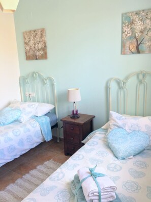 3 bedrooms, desk, soundproofing, iron/ironing board - Home My little piece of Heaven (Ayamonte)