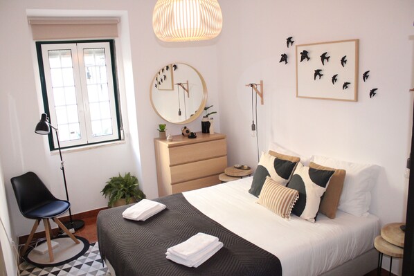 2 bedrooms, iron/ironing board, Internet