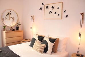 2 bedrooms, iron/ironing board, Internet