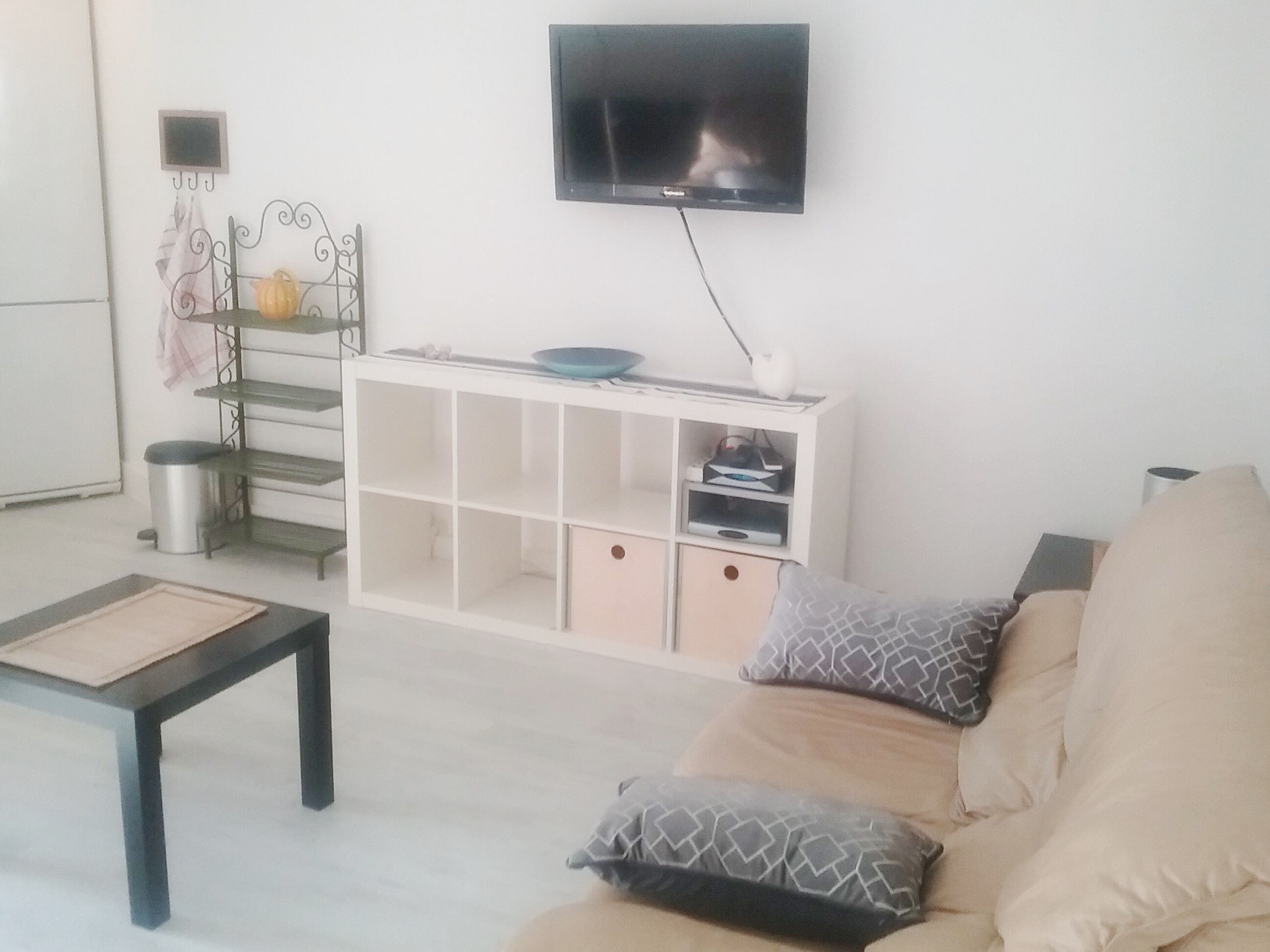 CANNES CENTRE: 45 m² air-conditioned / Sea view / Beach 80 m / / WIFI Internet