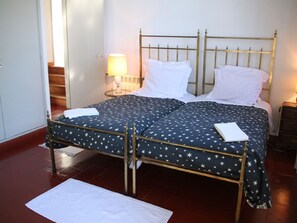 4 Schlafzimmer, Bügeleisen/Bügelbrett, Internetzugang, Bettwäsche