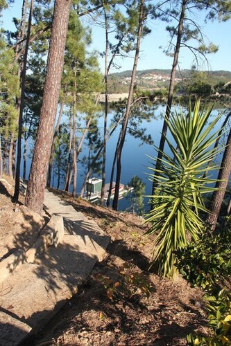 Casa Dos Vidros - Lakefront Charmer Villa