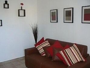 TV, DVD-spiller, filmbibliotek og stereoanlegg