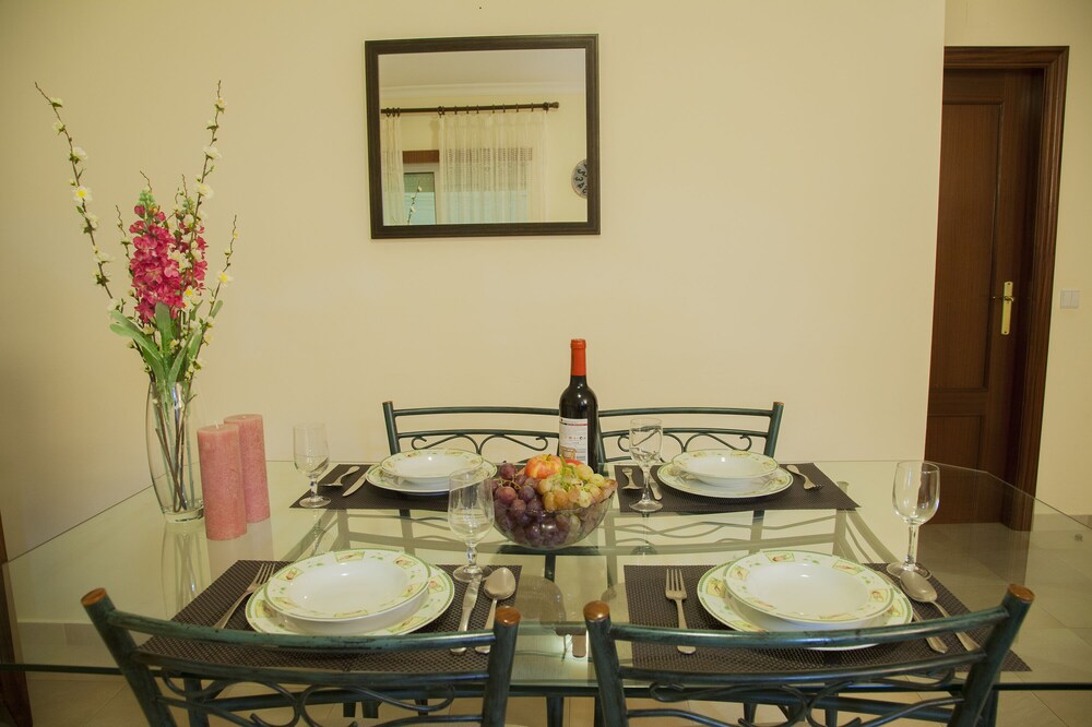 Apartment Equipped with T1 Quintal