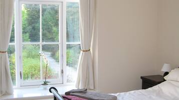 2 chambres, fer et planche à repasser, lit parapluie, Wi-Fi gratuit