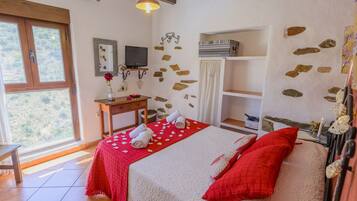 1 chambre, fer et planche Ă repasser, lit parapluie, Wi-Fi gratuit