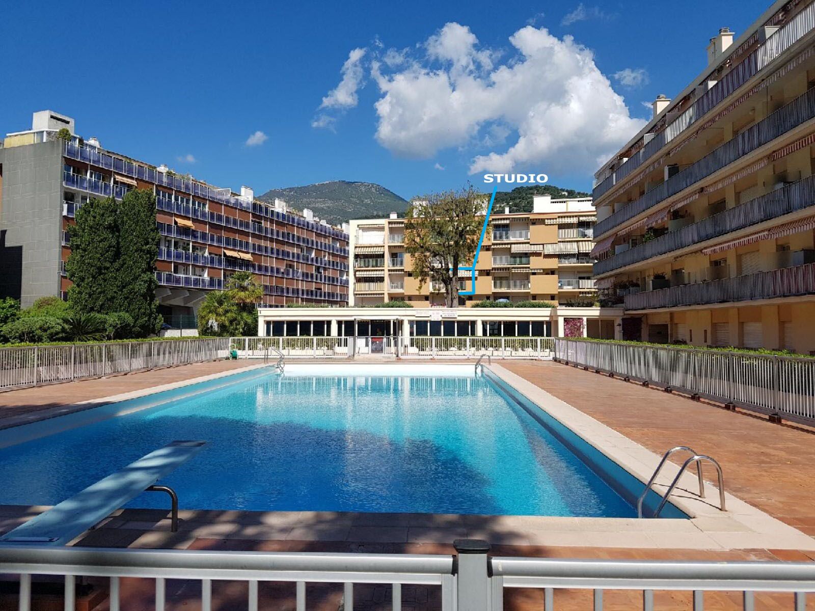 Charming studio, swimming pool, private parking, PingPong, acc