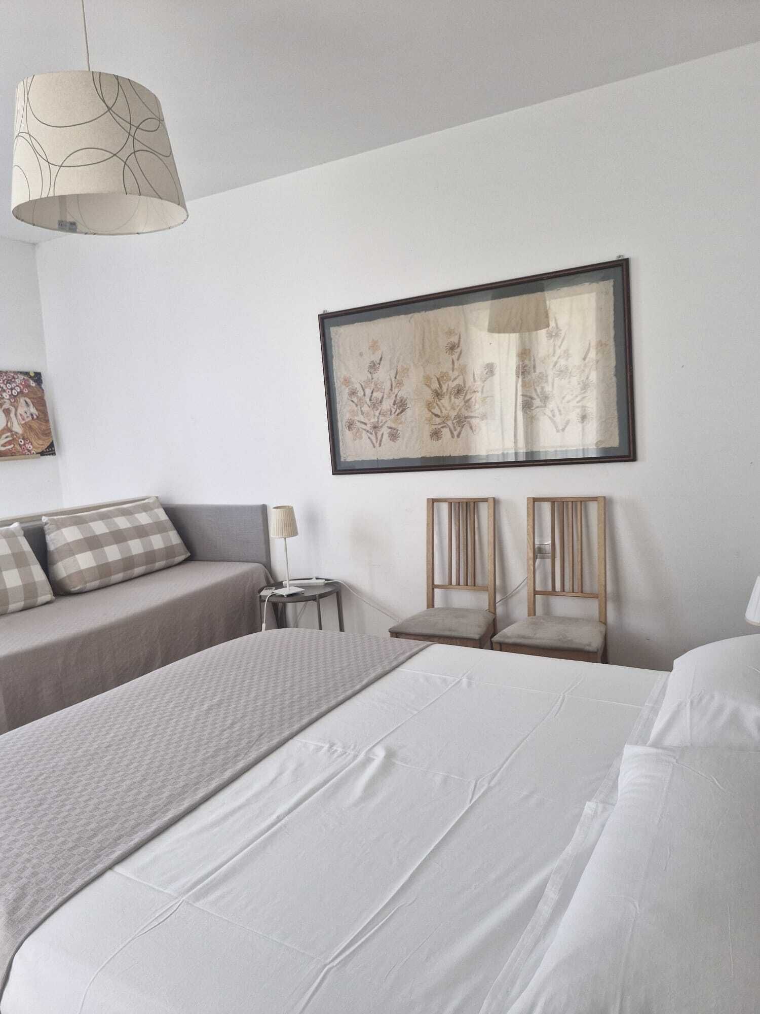 1 Schlafzimmer, Zimmersafe, Schreibtisch, Bügeleisen/Bügelbrett