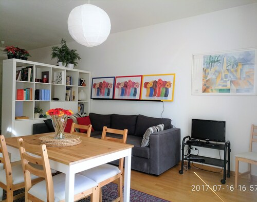 In Florence, sunny and beautiful two-story flat, well connected to the center