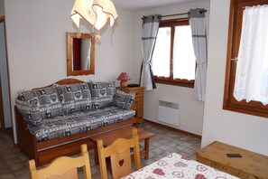 TV, DVD player