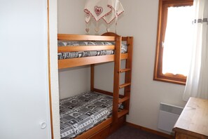 1 bedroom, iron/ironing board, WiFi, bed sheets - Residence La Combe 2 apartment 305 (Aussois)