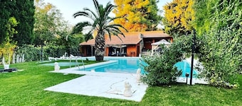 Beautiful house SPA pool 95 km Madrid. rate min 6 adulti low temp. 8 high temp.