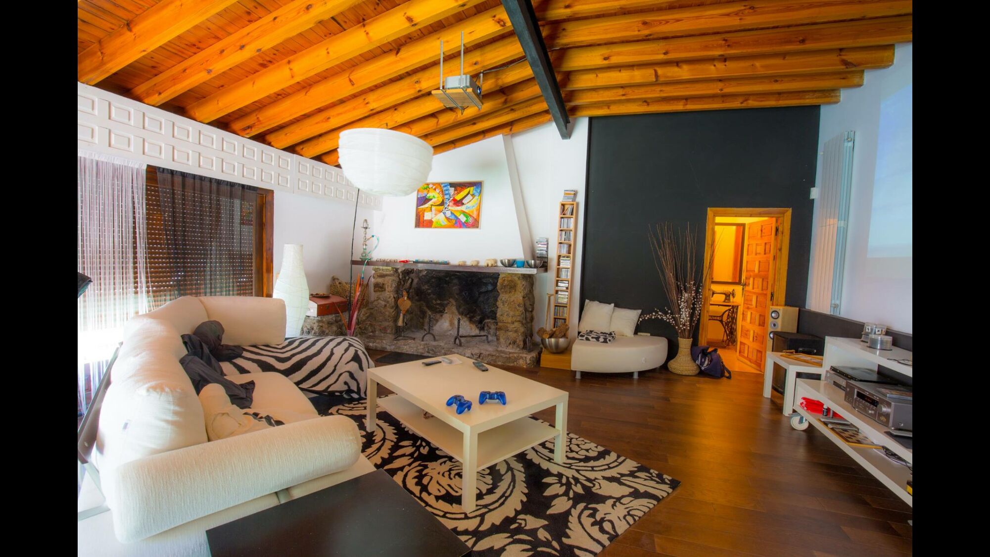 Beautiful rural house with SPA and pool 95 km from Madrid