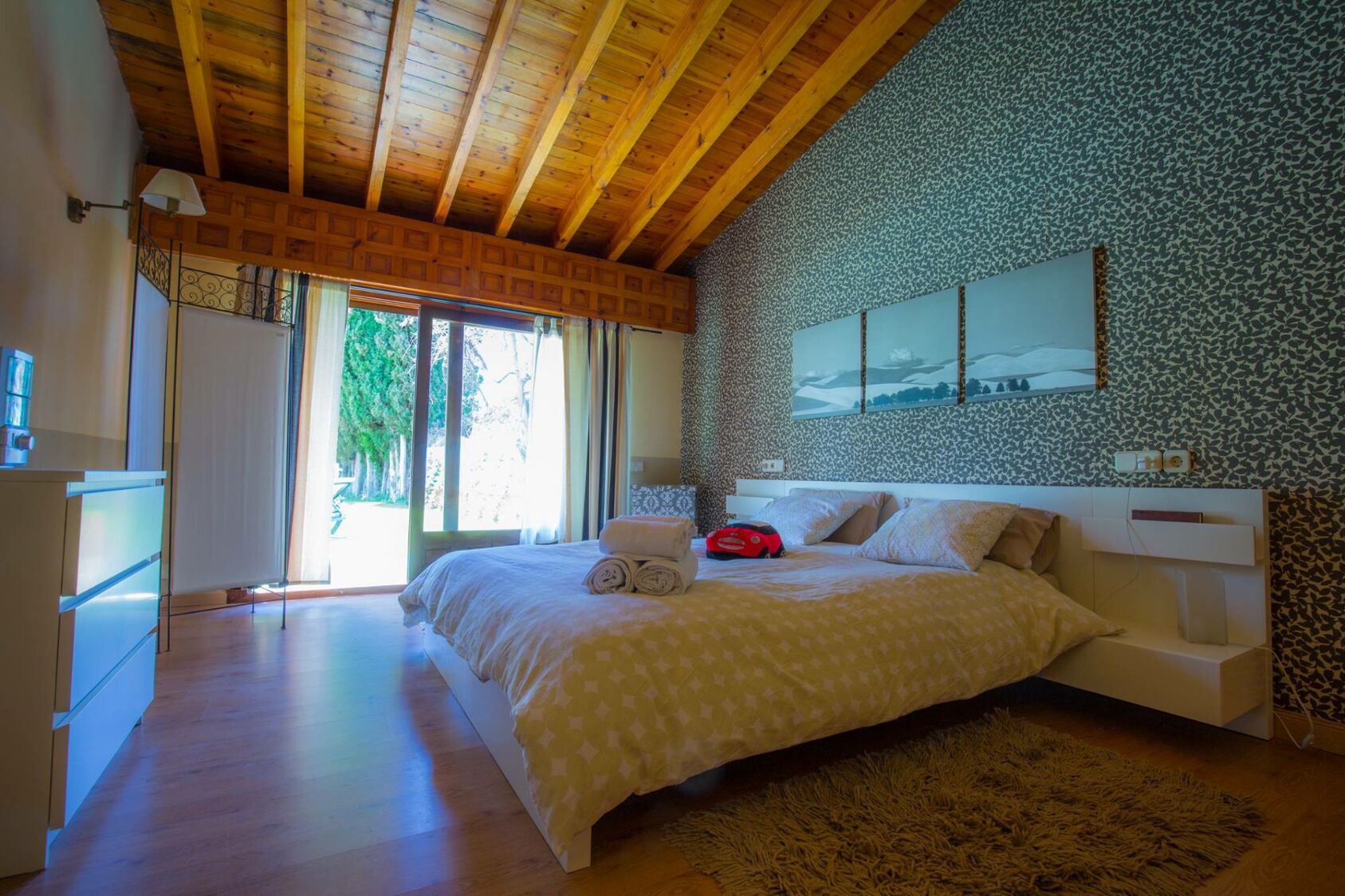 5 soveværelser, strygejern/strygebræt, internetforbindelse, sengetøj