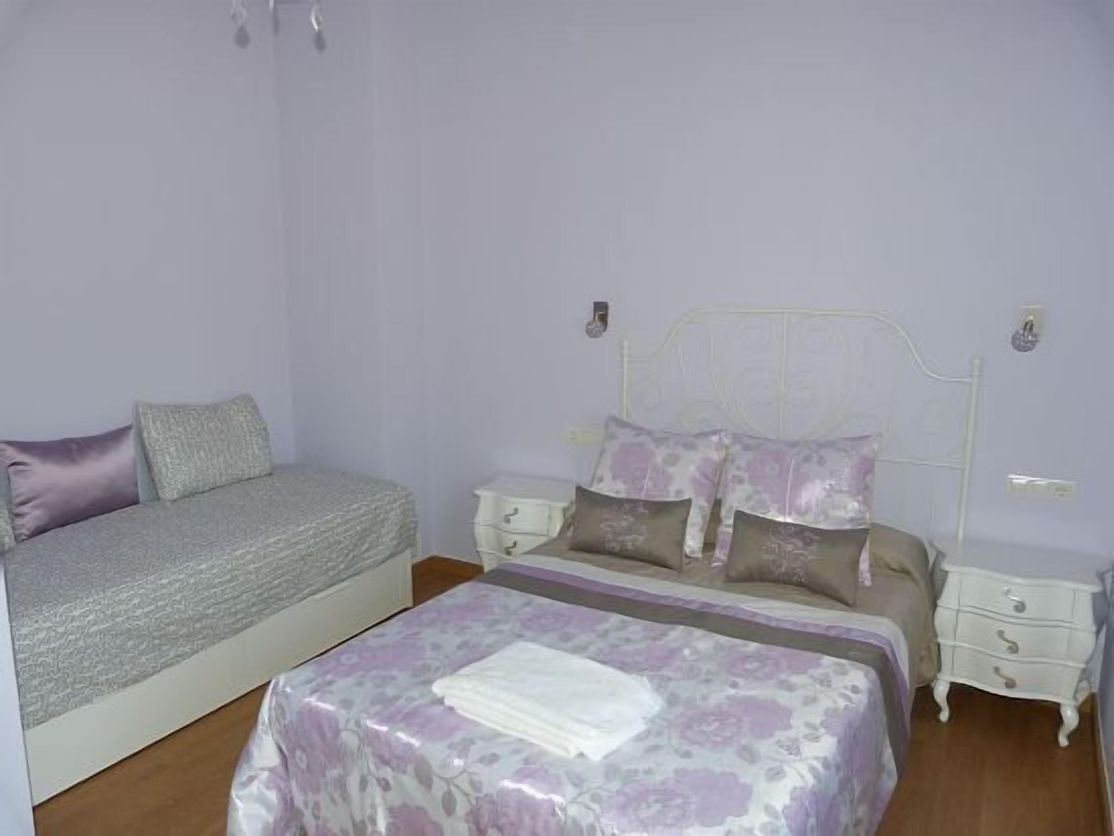 OFFERS Zapatero apartment for 3 people