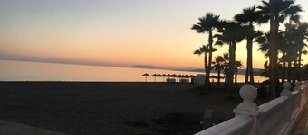 Appartamento 30 m. dalla spiaggia di Morche Torrox wifi, parcheggio con vista sulla spiaggia