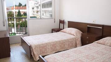 3 chambres, fer et planche Ă repasser, accĂšs Internet, draps fournis