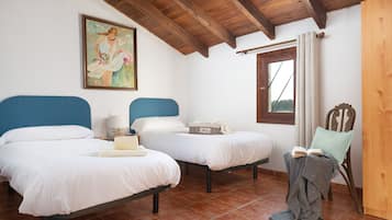 6 slaapkamers, een strijkplank/strijkijzer, gratis wifi, beddengoed