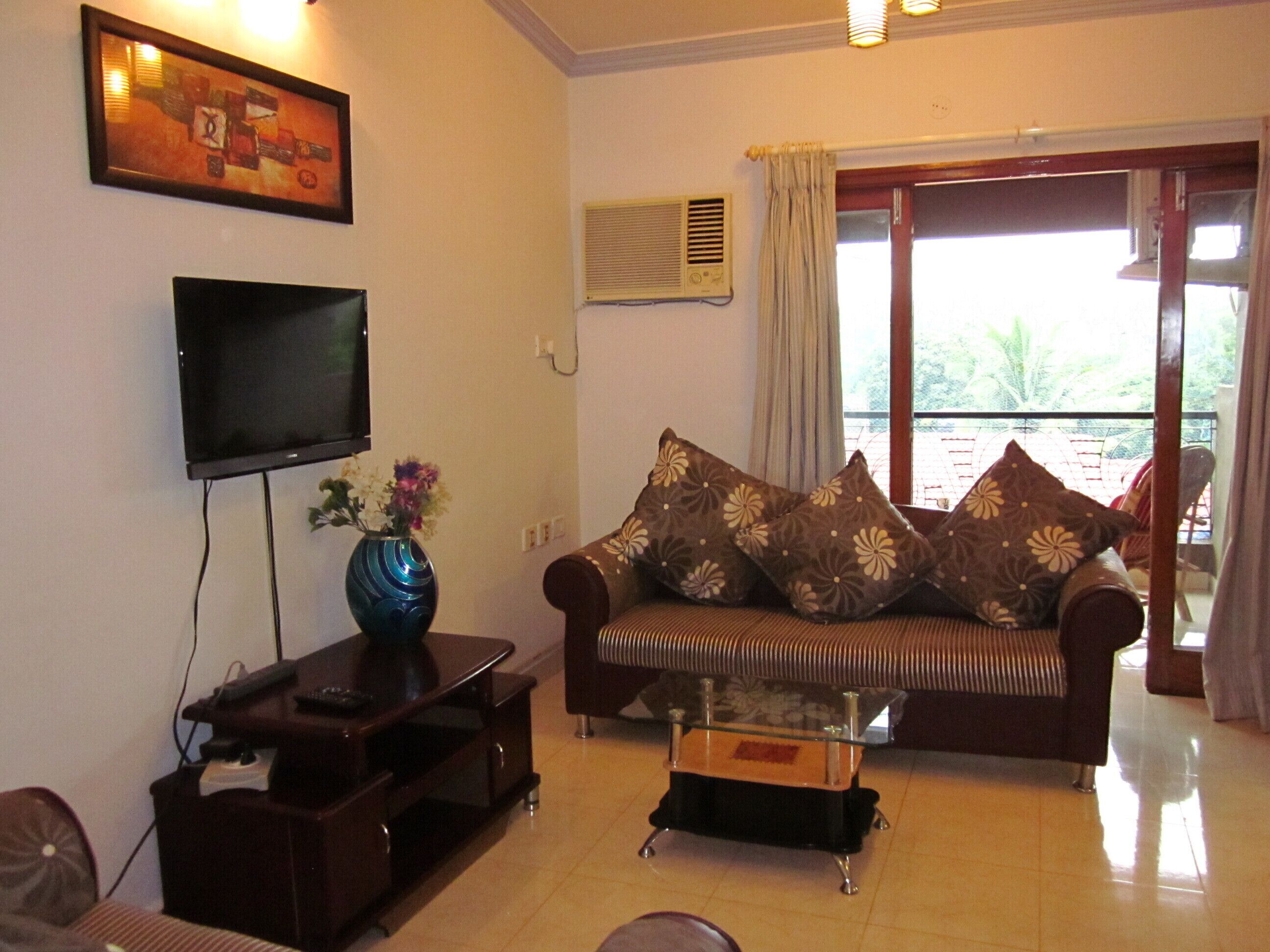 Beautifully furnish Apartment in Candolim with shared pool 