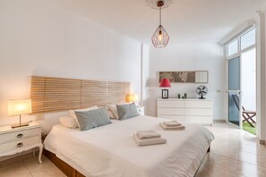 1 slaapkamer, een strijkplank/strijkijzer, wifi, beddengoed