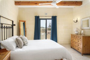 4 bedrooms, in-room safe, iron/ironing board, free WiFi - Dar ta Lonza, Villa in Gozo with private pool, quiet location & family friendly (Ghammar, Gozo)