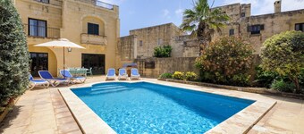 Dar ta Lonza, Villa in Gozo with private pool, quiet location & family friendly 