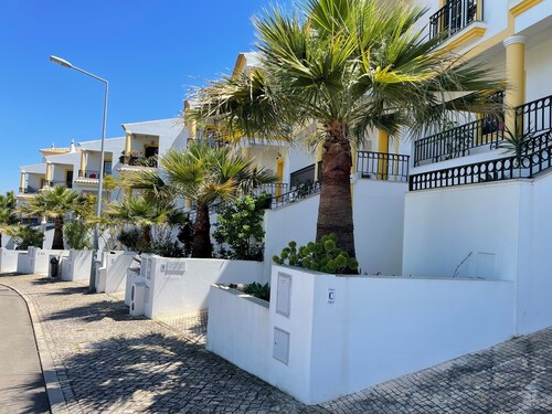 Closed Condominium in the center of Guia in Albufeira