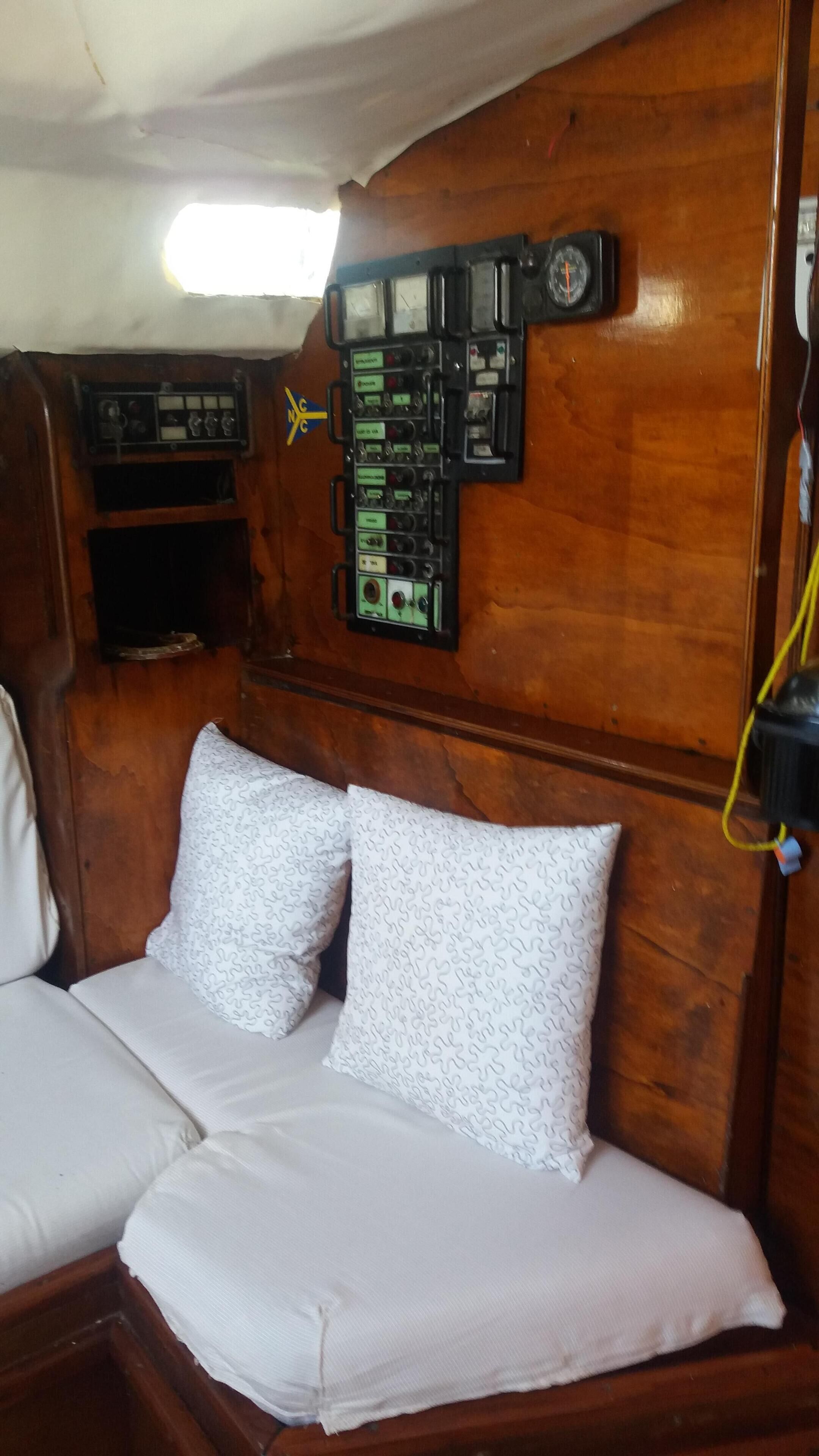 Sailboat of 11.50 at Lake Trasimeno 