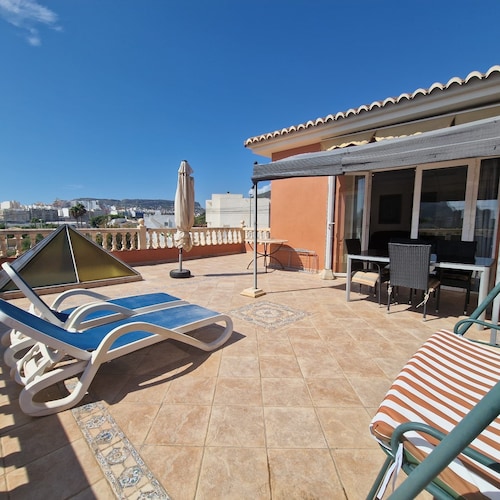 Casa Feli. Luxury apartment in villa. Large terrace. Private entrance. AC.