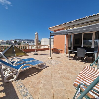 Casa Feli. Luxury apartment in villa. Large terrace. Private entrance. AC.
