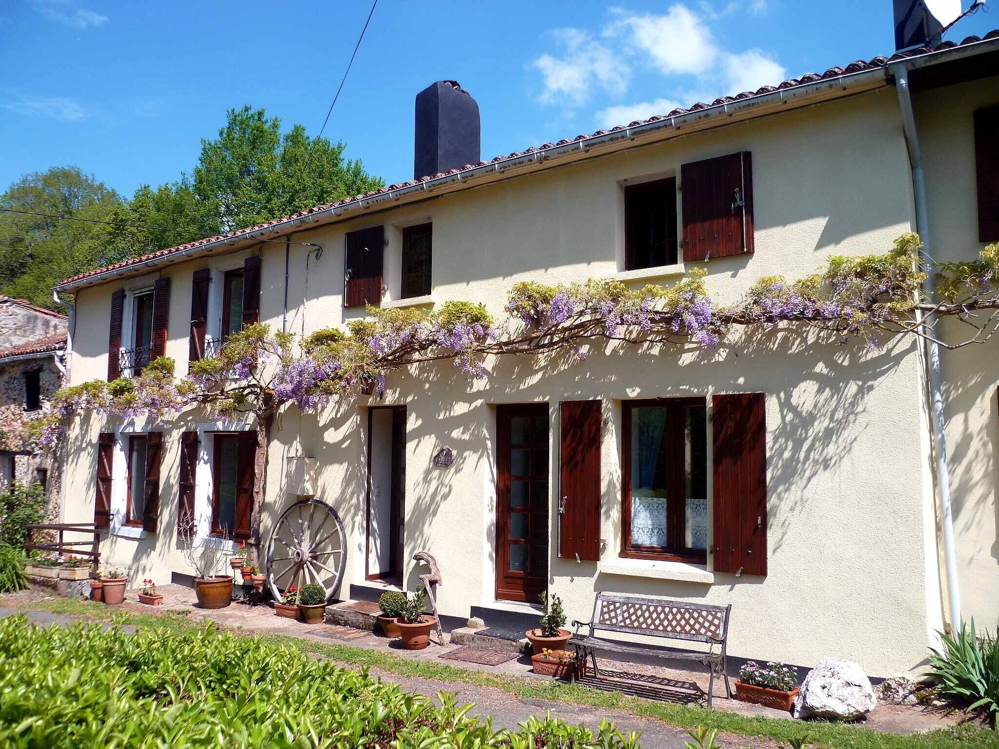 1 of 3 Gites set in 2 lovely acres-Pool-Games field -Wifi-lots to see/do nearby