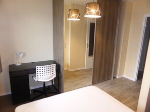 1 chambre, fer et planche à repasser, Wi-Fi, draps fournis