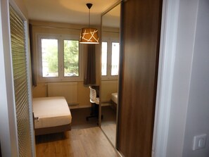 1 bedroom, iron/ironing board, WiFi, bed sheets