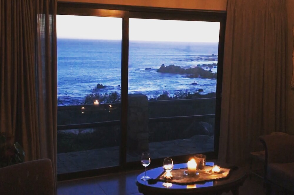 Oceanfront luxury accommodation in Rooi Els, Cape Town