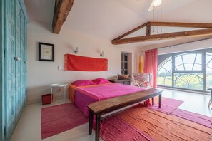 7 bedrooms, iron/ironing board, free WiFi