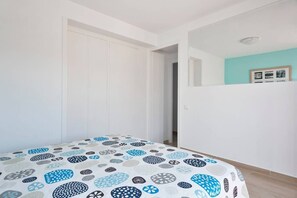 2 dormitorios, tabla de planchar con plancha, wifi y ropa de cama