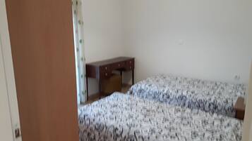 2 chambres, fer et planche Ă repasser, Wi-Fi gratuit, draps fournis