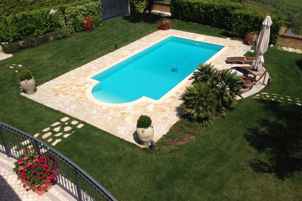 RELAXING LIFE RESORT