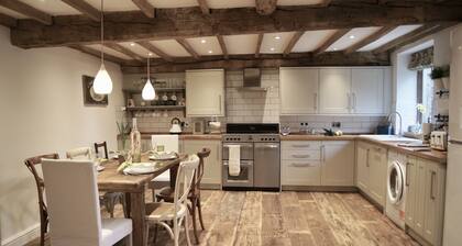 Grade ll listed Gorgeous Cottage