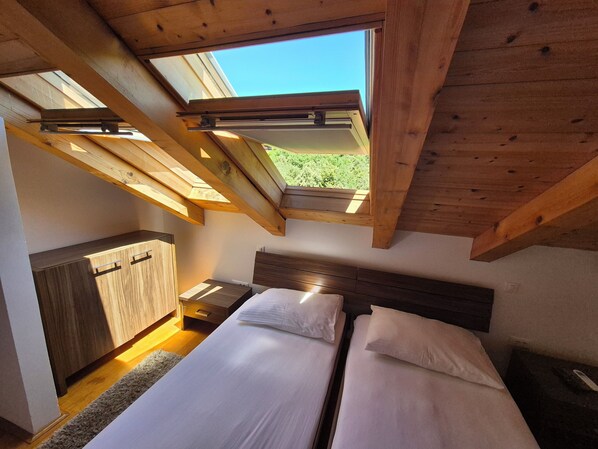 9 Schlafzimmer, BĂŒgeleisen/BĂŒgelbrett, Reisekinderbett, kostenloses WLAN